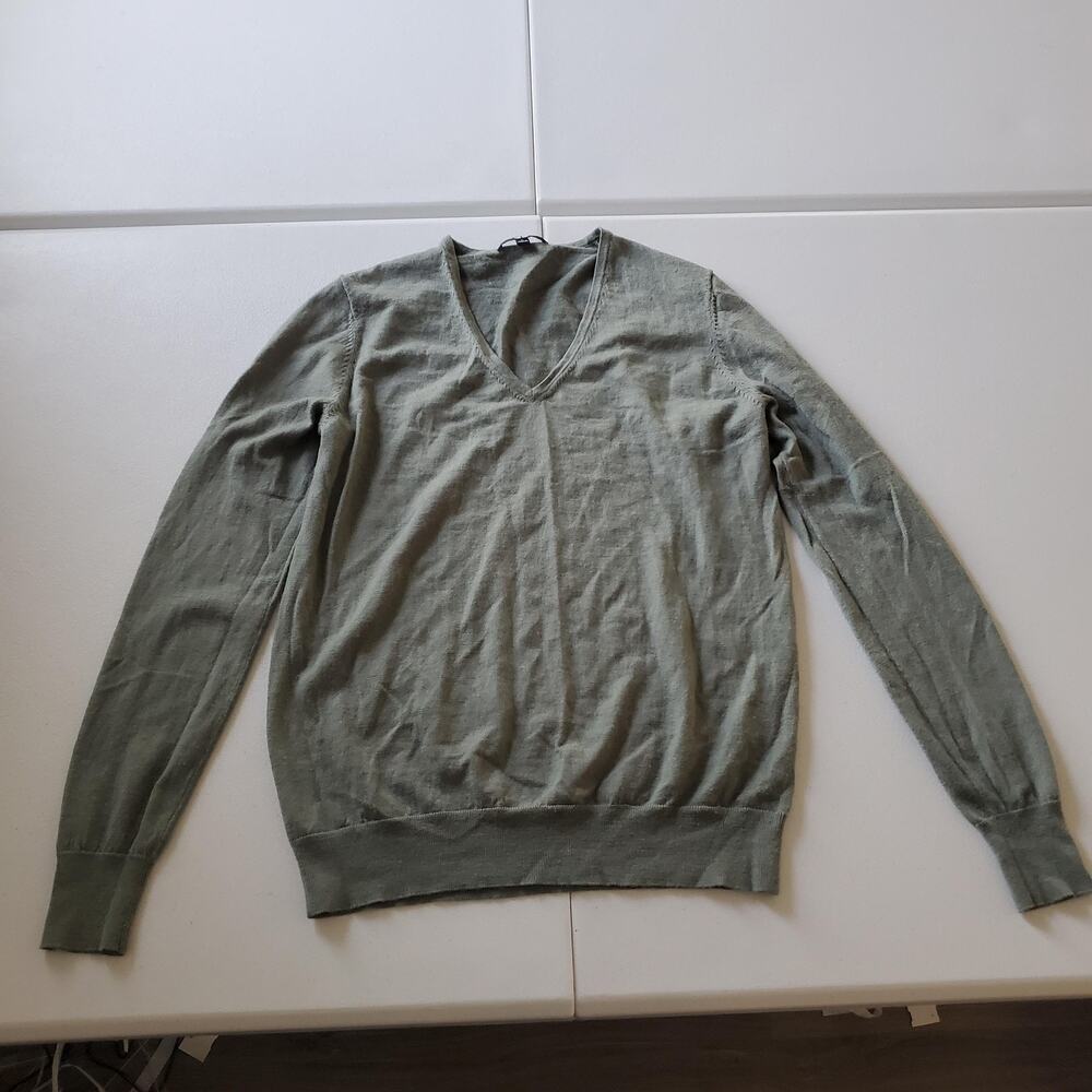 Uniqlo Sweater Mens Large Green V Neck 100% Wool Lightweight Knit Pullover